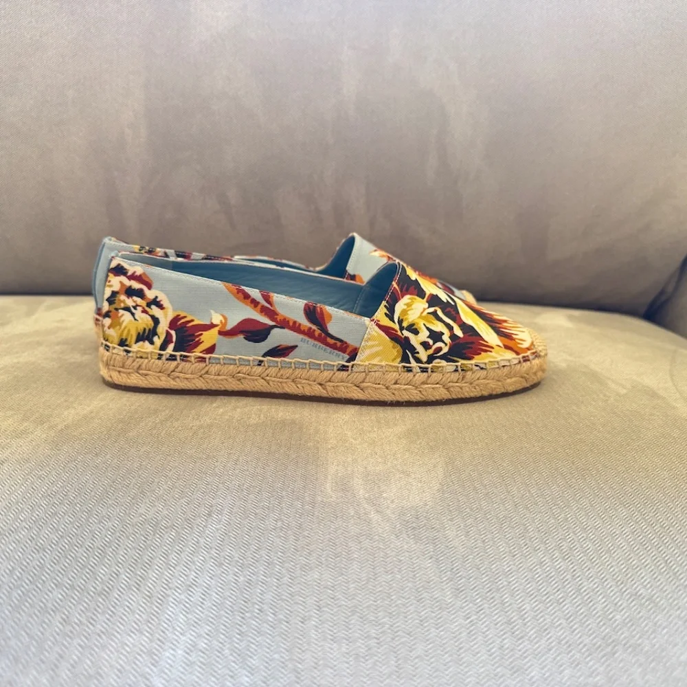 Burberry Multicolor Canvas Floral Hodgeson Espadrille Flats - Picture 6 of 9